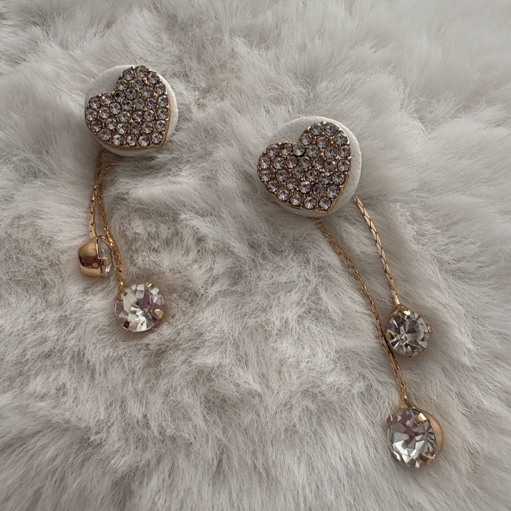 NEW Elegant Heart-Shaped Gold and Silver Earrings Can’t wear earrings anymore